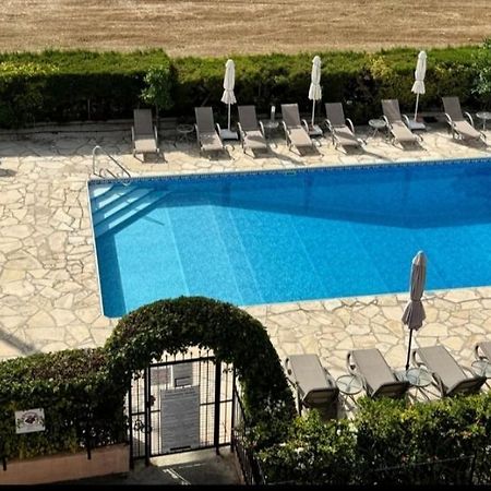 Two Bedroom Apartment With Pool Paphos Exterior foto